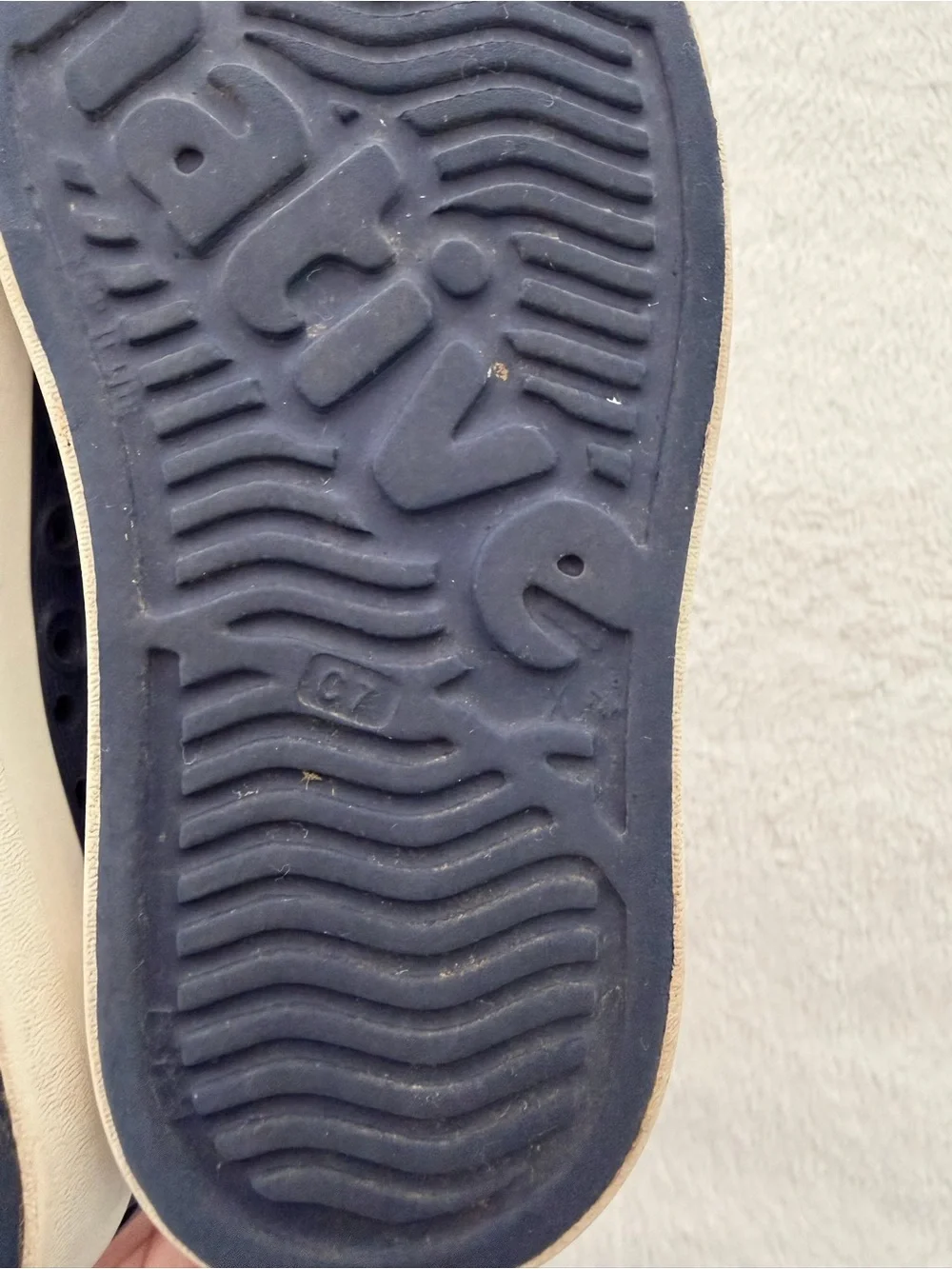 Native Kids Navy and White Slip-On Water Shoes size c7